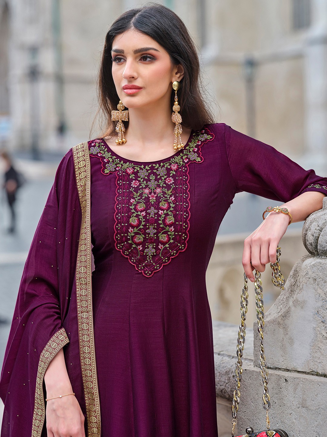 

MOJILAA Women Floral Embroidered Empire Beads and Stones Kurta with Trousers & With Dupatta, Burgundy