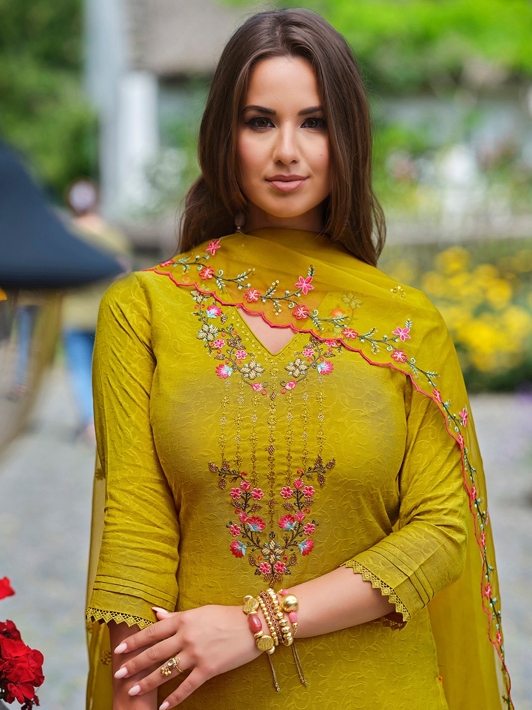 

MOJILAA Women Floral Embroidered Regular Beads and Stones Kurta with Dhoti Pants, Lime green