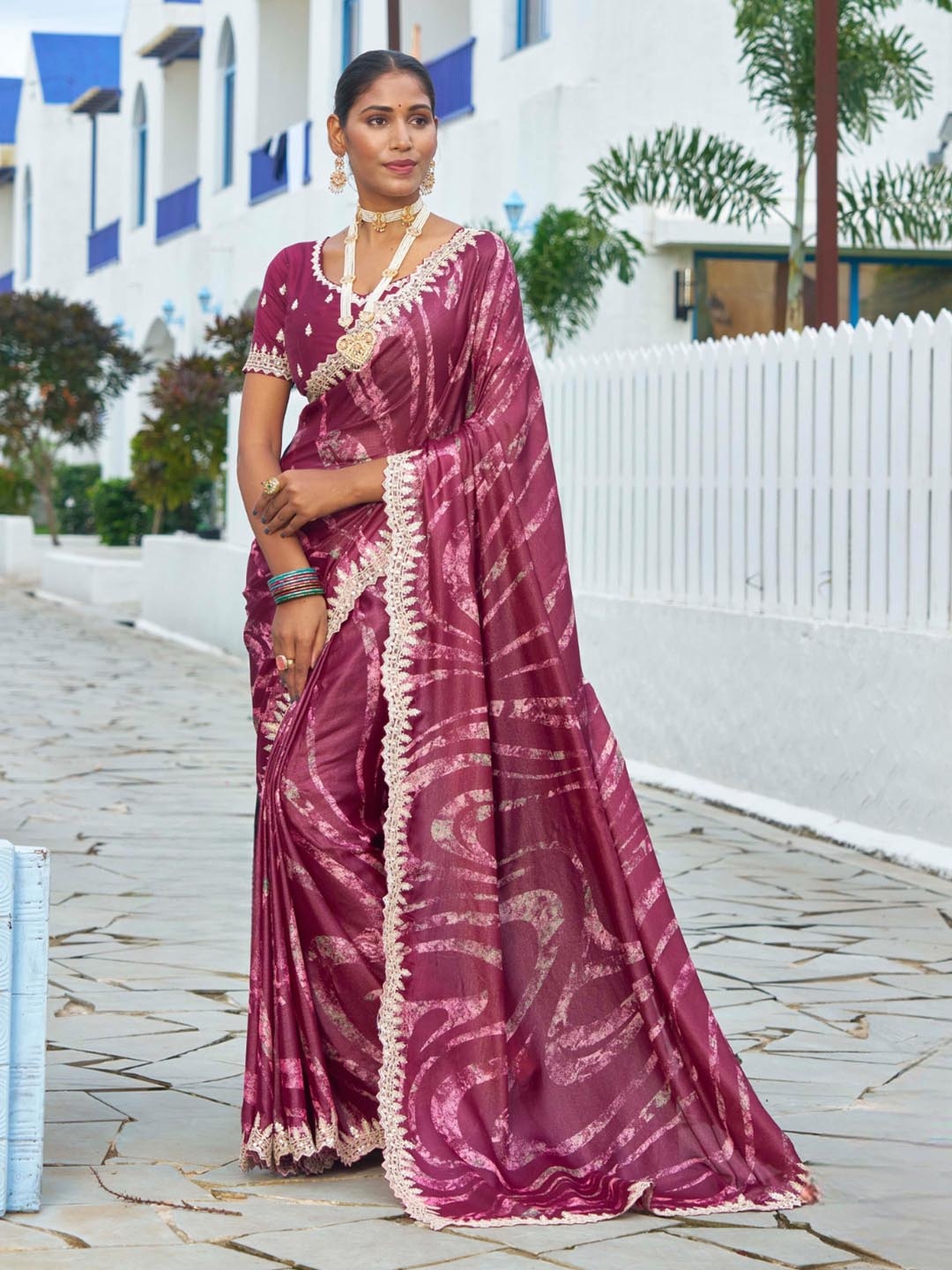 

CHUDIYA Embellished Abstract Pure Chiffon Saree, Blue