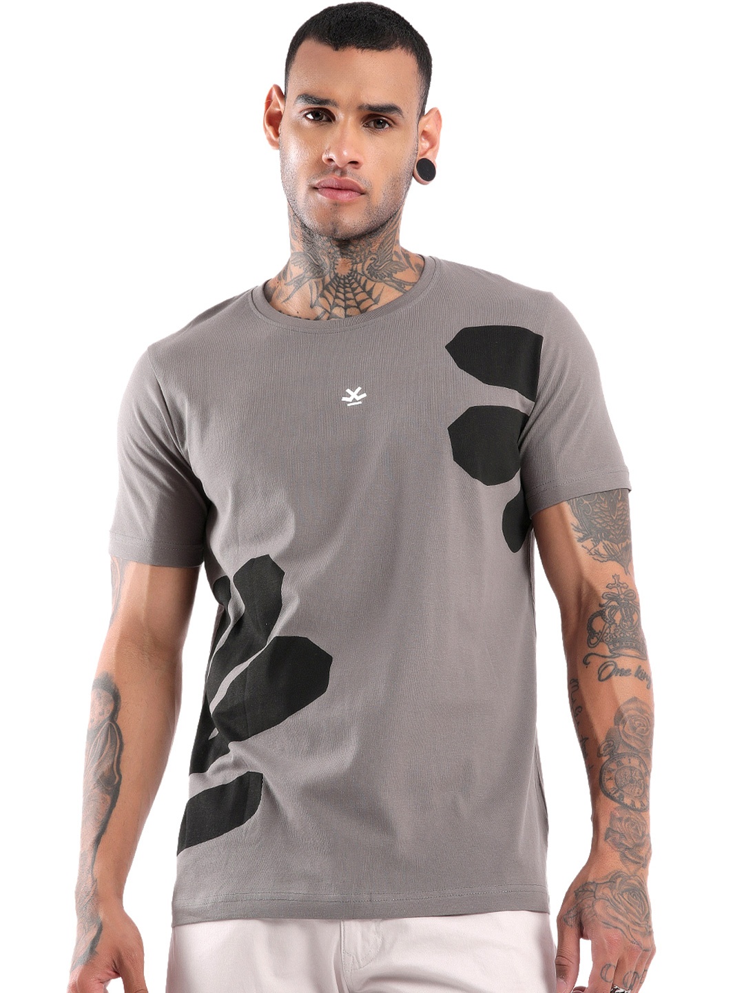 

WROGN Men Pockets Slim Fit T-shirt, Grey