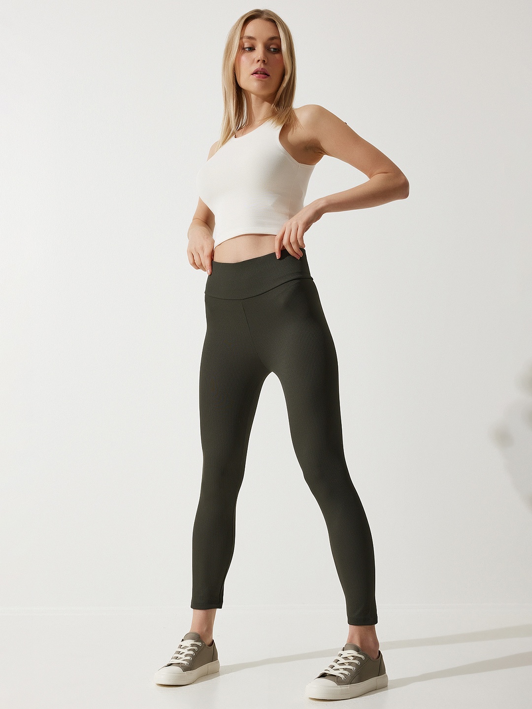 

Happiness istanbul High Rise Ankle Length Tights, Olive