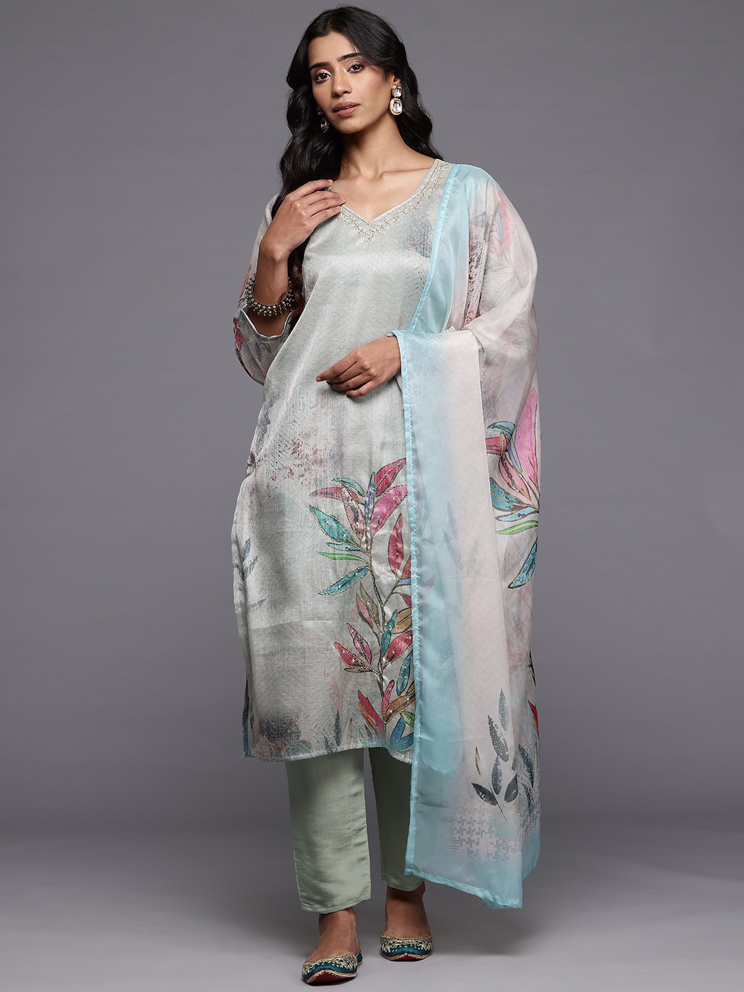 

Varanga Floral Printed Regular Beads and Stones Kurta with Trousers & Dupatta, Blue