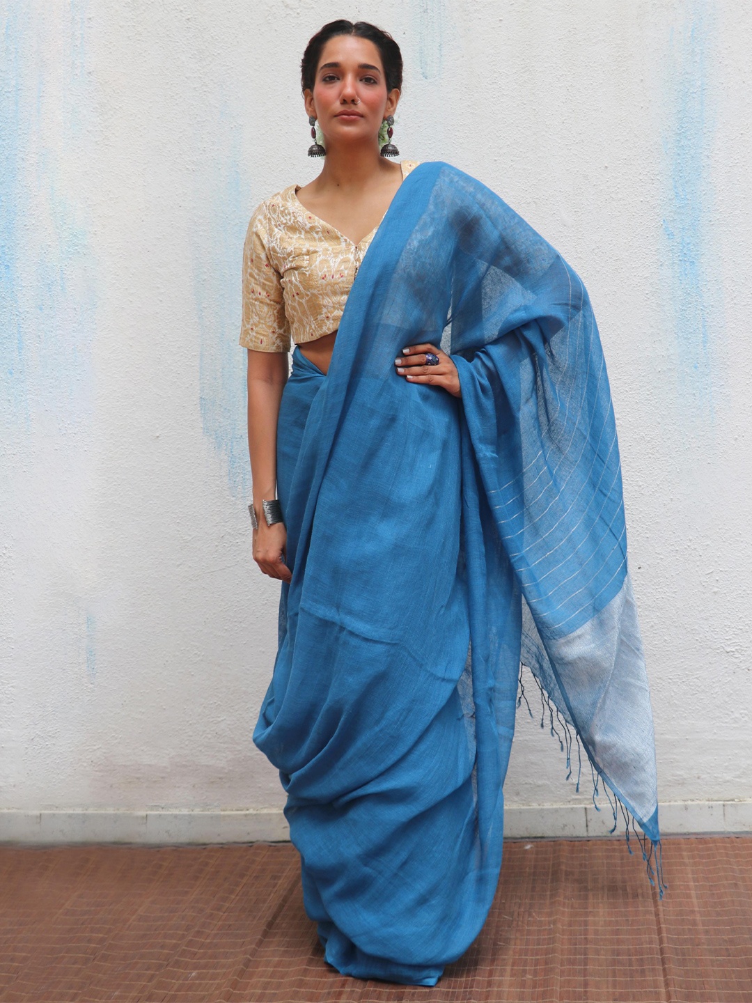 

Chidiyaa Zari Linen Blend Saree, Blue