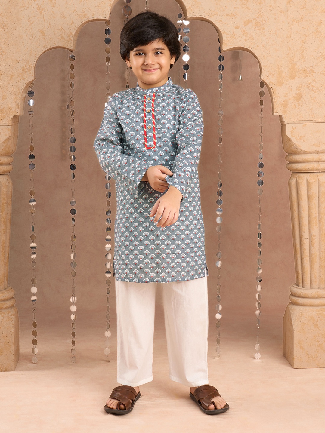 

LIL DRAMA Boys Floral Printed Pure Cotton Straight Kurta With Trouser, Grey