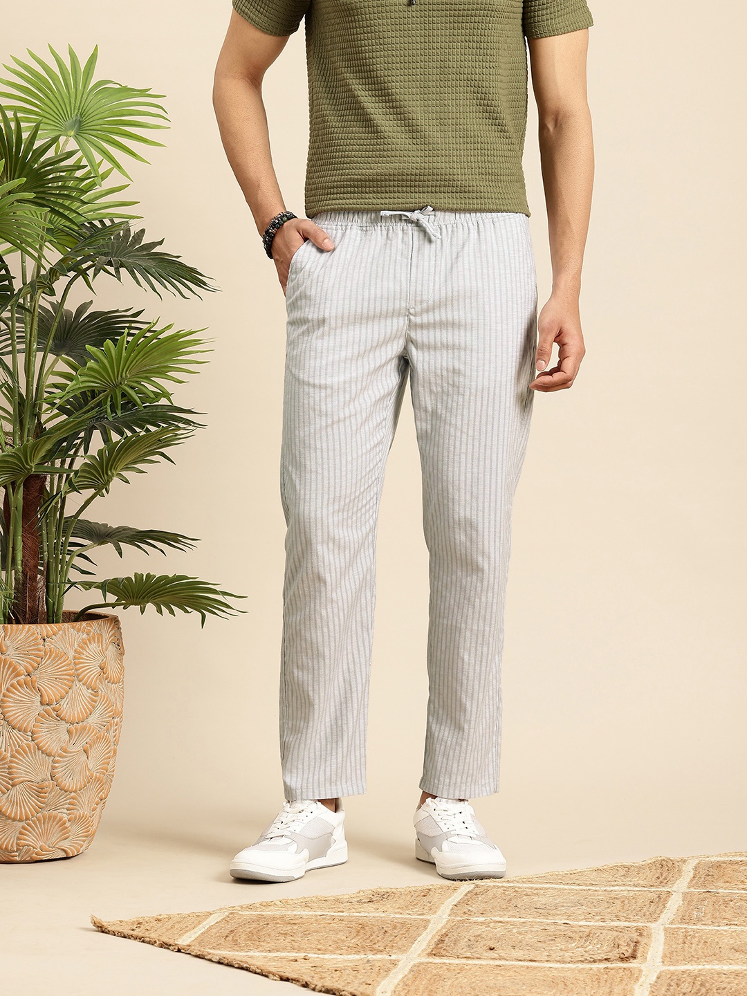 

Mast & Harbour Men Striped Relaxed Trousers, Grey
