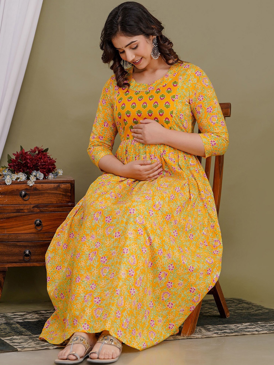 

MURLI KURTI Floral Printed Sequinned Cotton Anarkali Kurta, Yellow