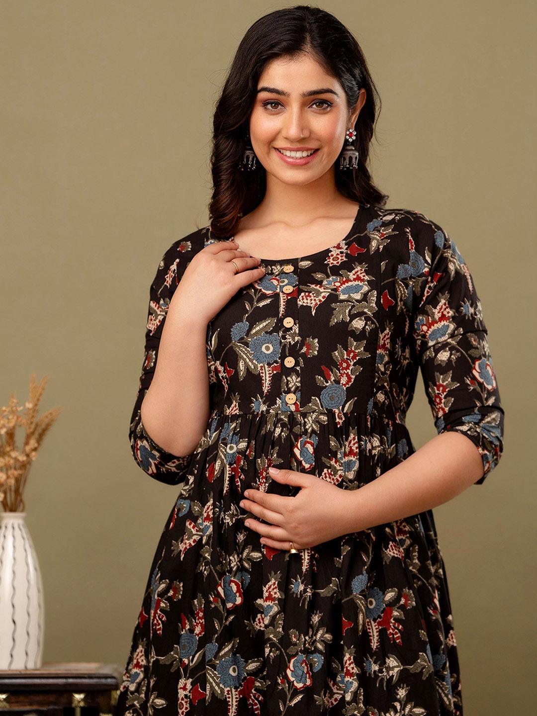 

MURLI KURTI Floral Printed Round Neck Fit and Flare Cotton Ethnic Dresses, Black