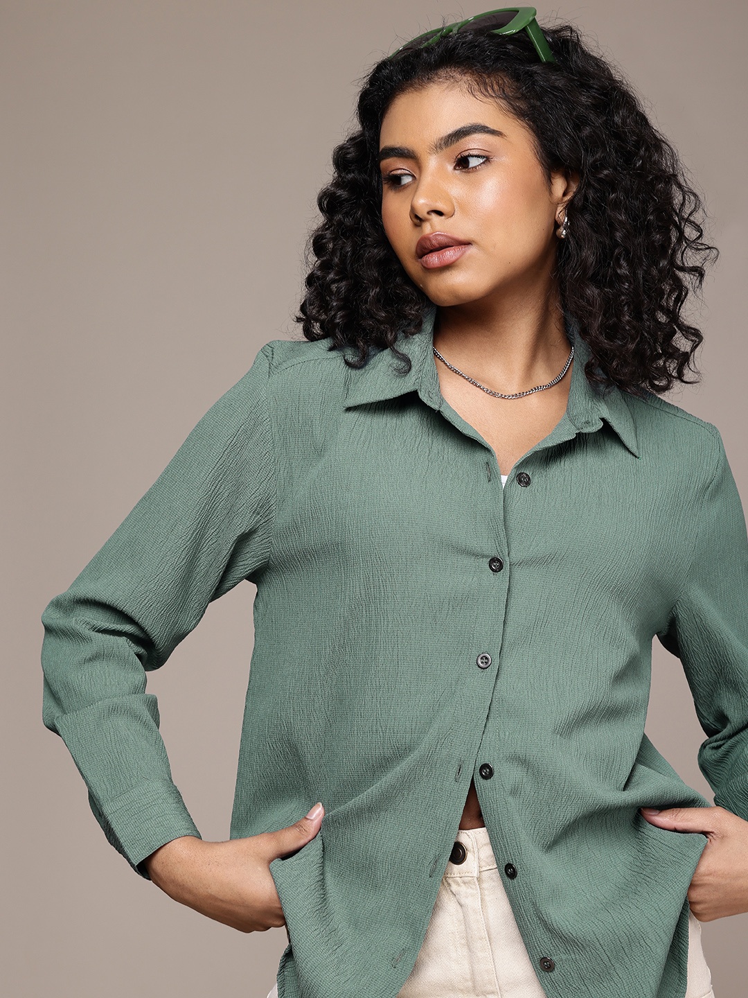 

The Roadster Life Co. Self Design Textured Opaque Casual Shirt, Green