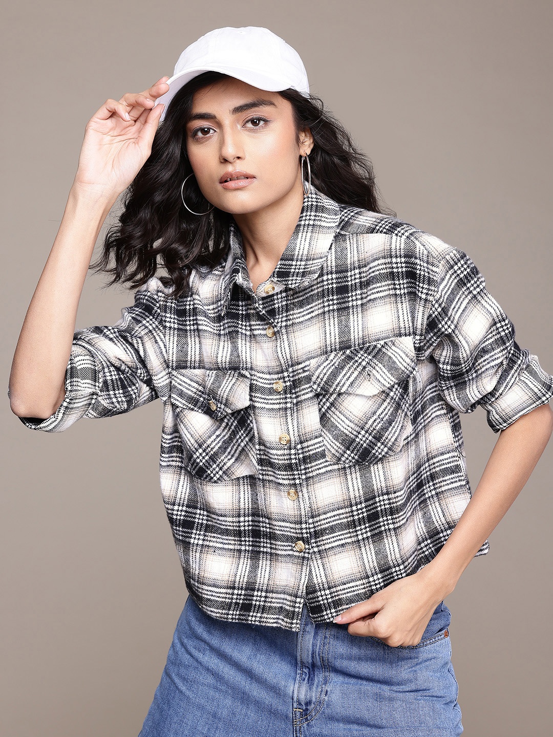 

The Roadster Lifestyle Co. Checked Flannel Pure Cotton Casual Shirt, Beige