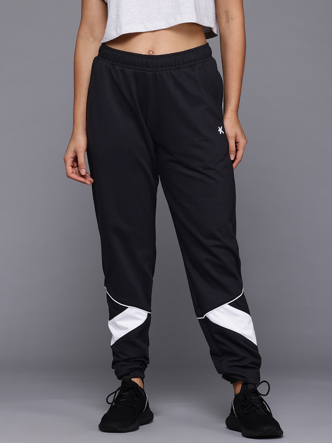 

HRX by Hrithik Roshan Women Striped Detail Lifestyle Joggers, Black