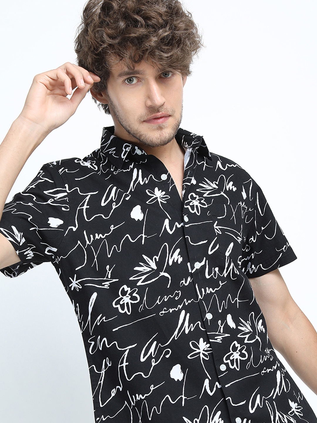 

HIGHLANDER Men Slim Fit Printed Shirt, Black