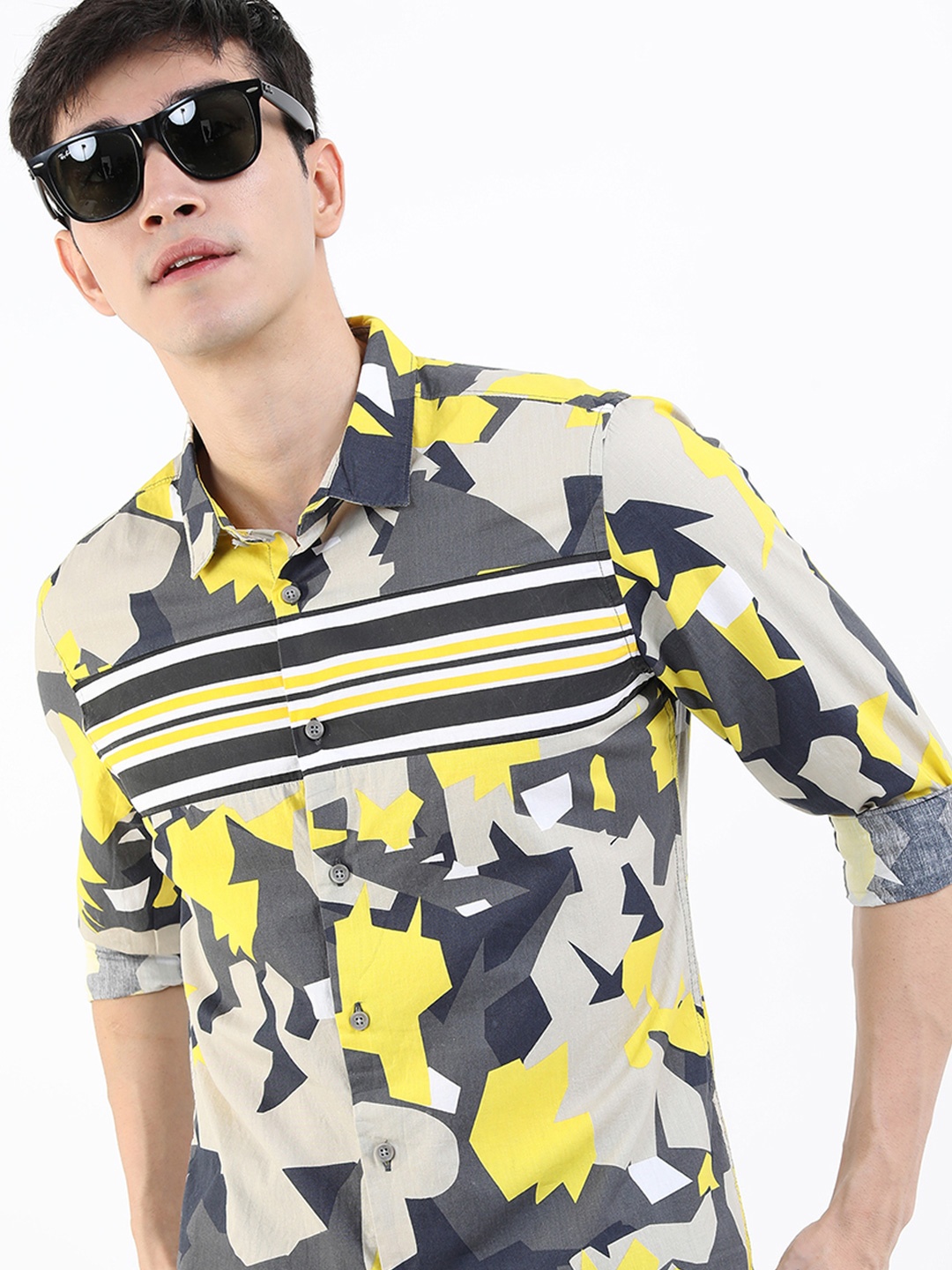 

HIGHLANDER Men Slim Fit Printed Shirt, Khaki