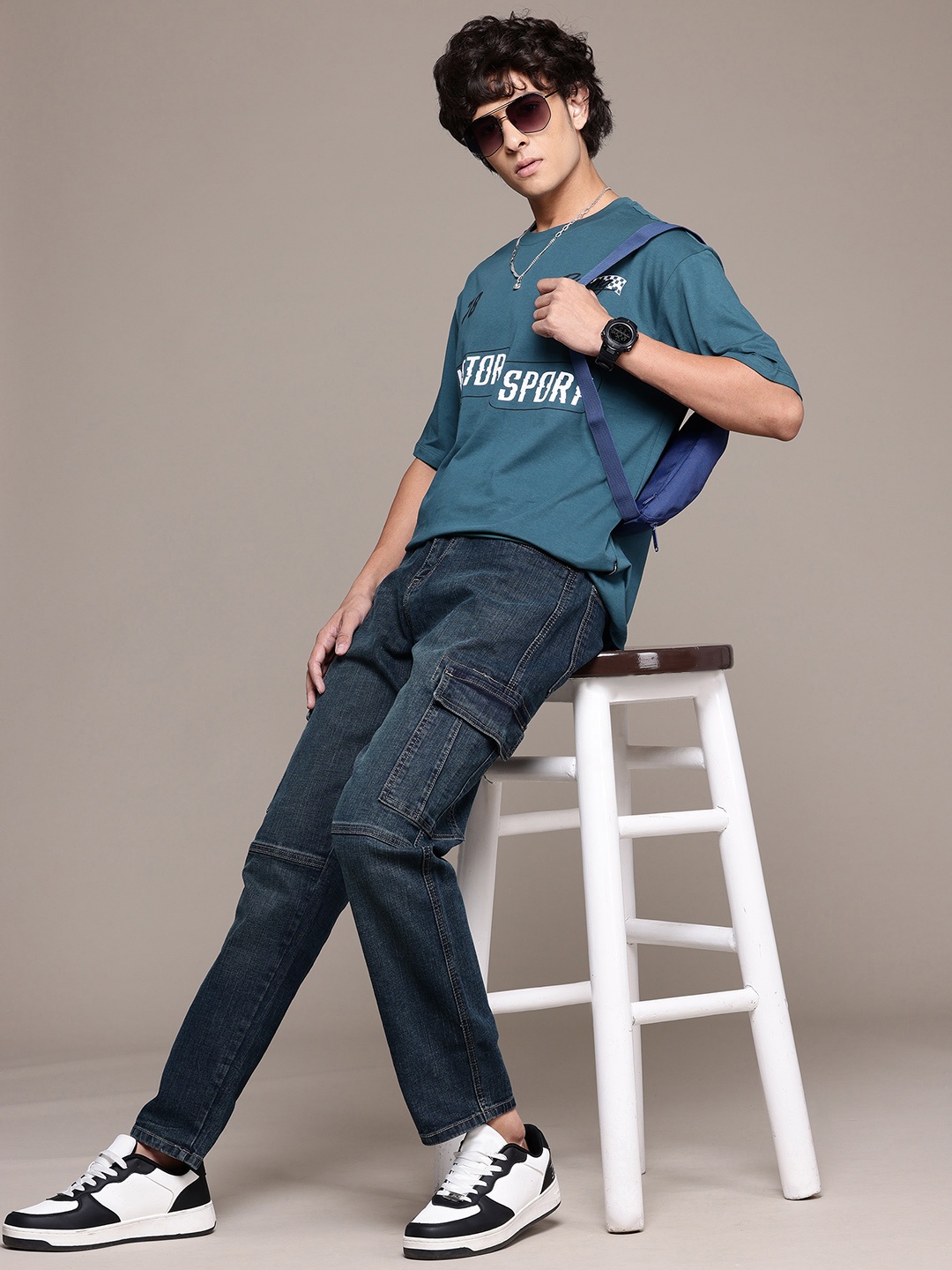 

Roadster Men Relaxed Fit Light Fade Stretchable Jeans, Blue