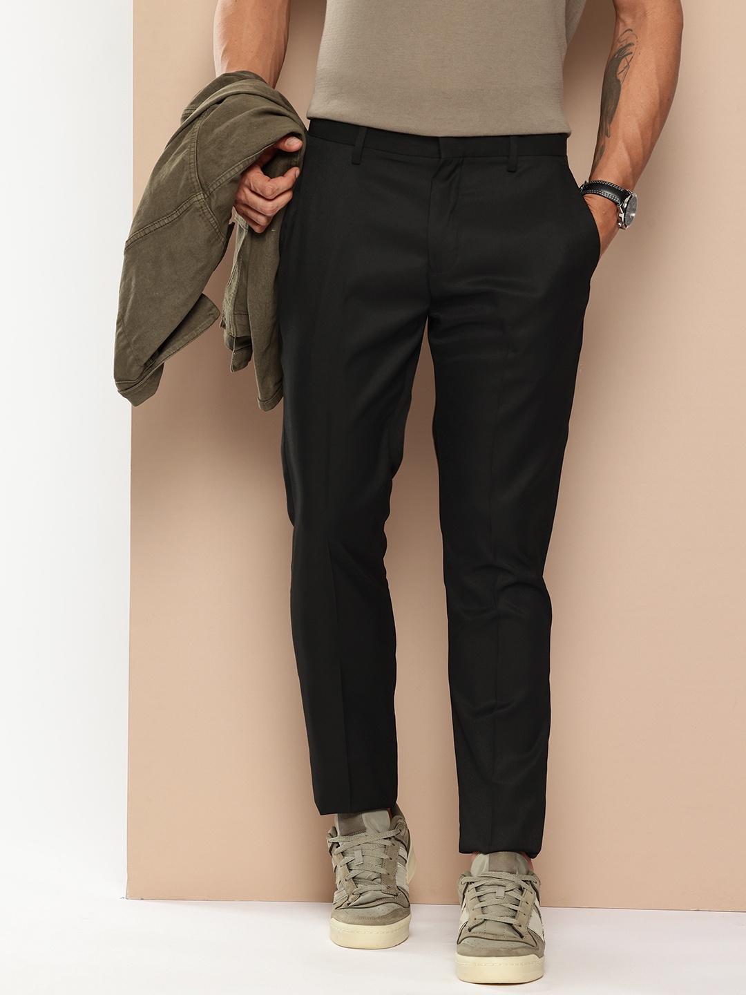 

encore by INVICTUS Men Solid Trousers, Black