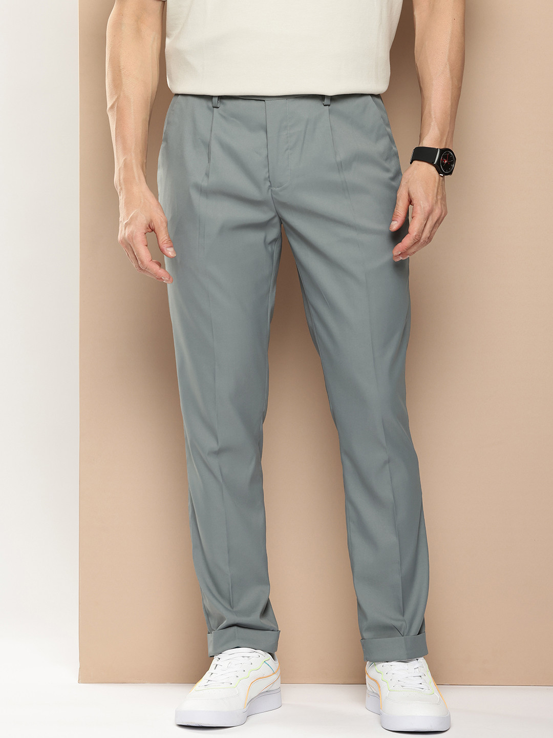 

encore by INVICTUS Men Pleated Casual Trousers, Grey