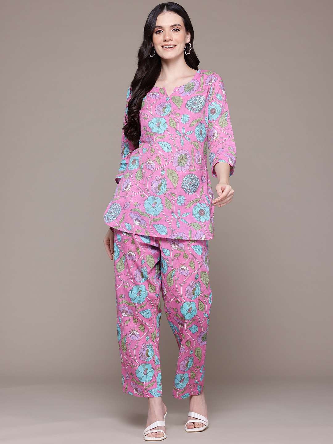 

Readiprint Women Printed Kurti with Trousers & Scrunchie, Pink