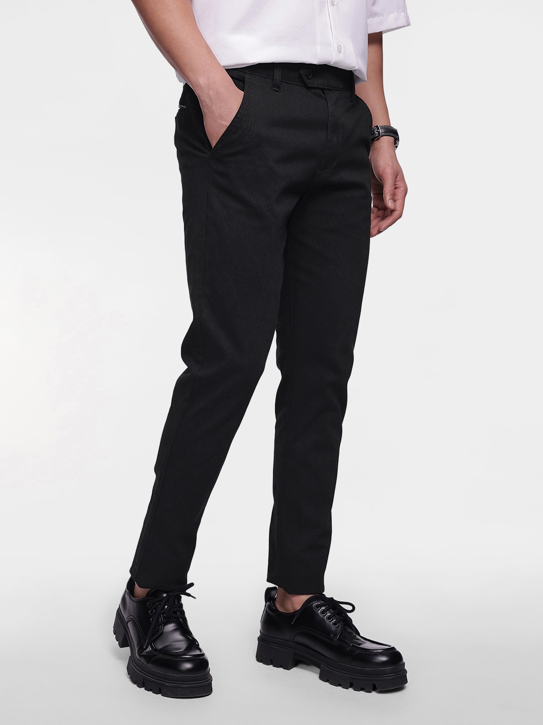 

French Connection Men Textured Slim Fit Chinos Trousers, Black