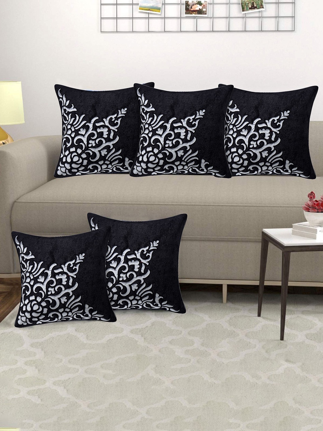 

Creeva Black & White 5 Pieces Ethnic Motifs Printed Velvet Square Cushion Covers