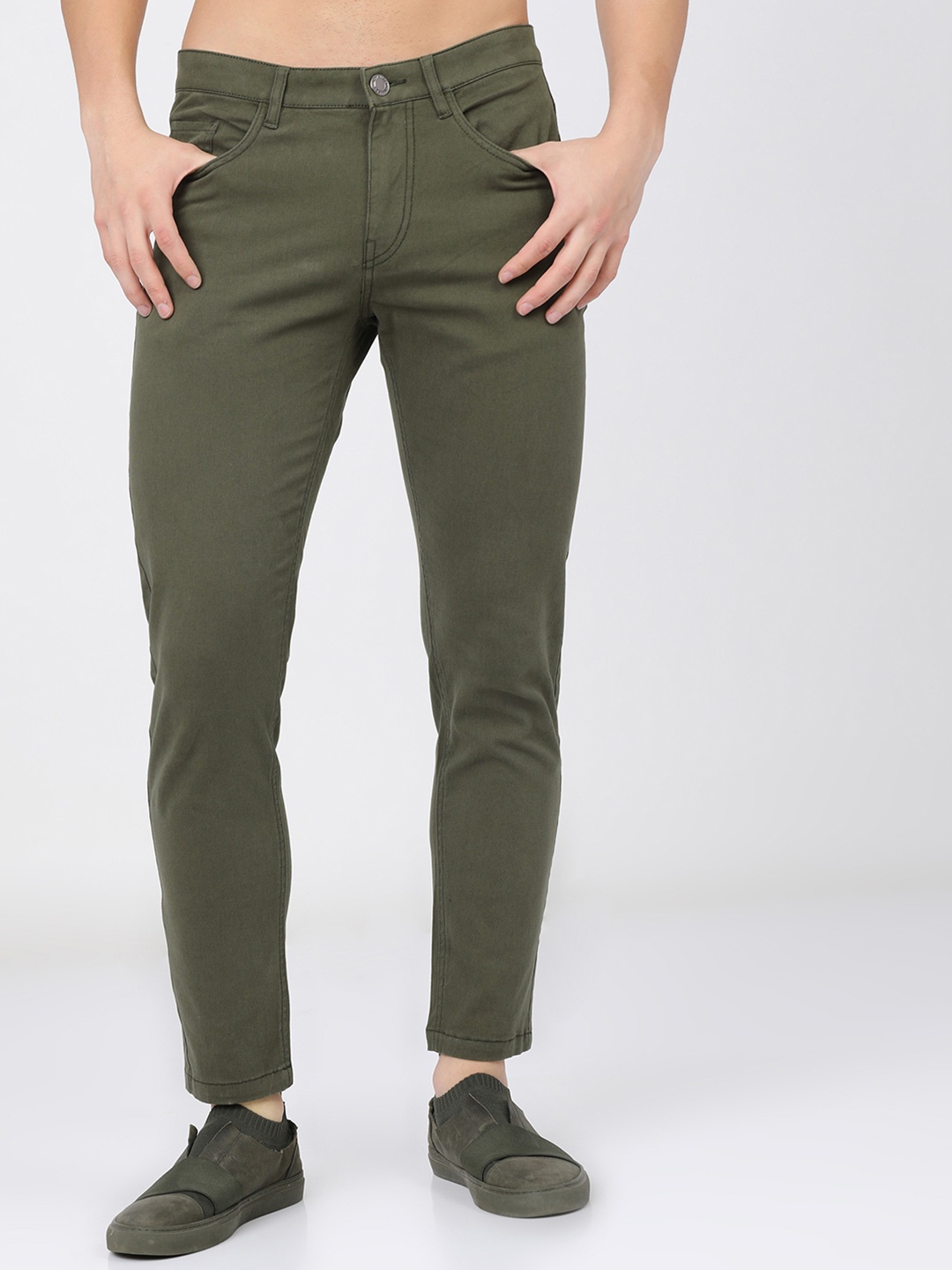 

HIGHLANDER Men Solid Tapered Fit Chinos Trousers, Olive