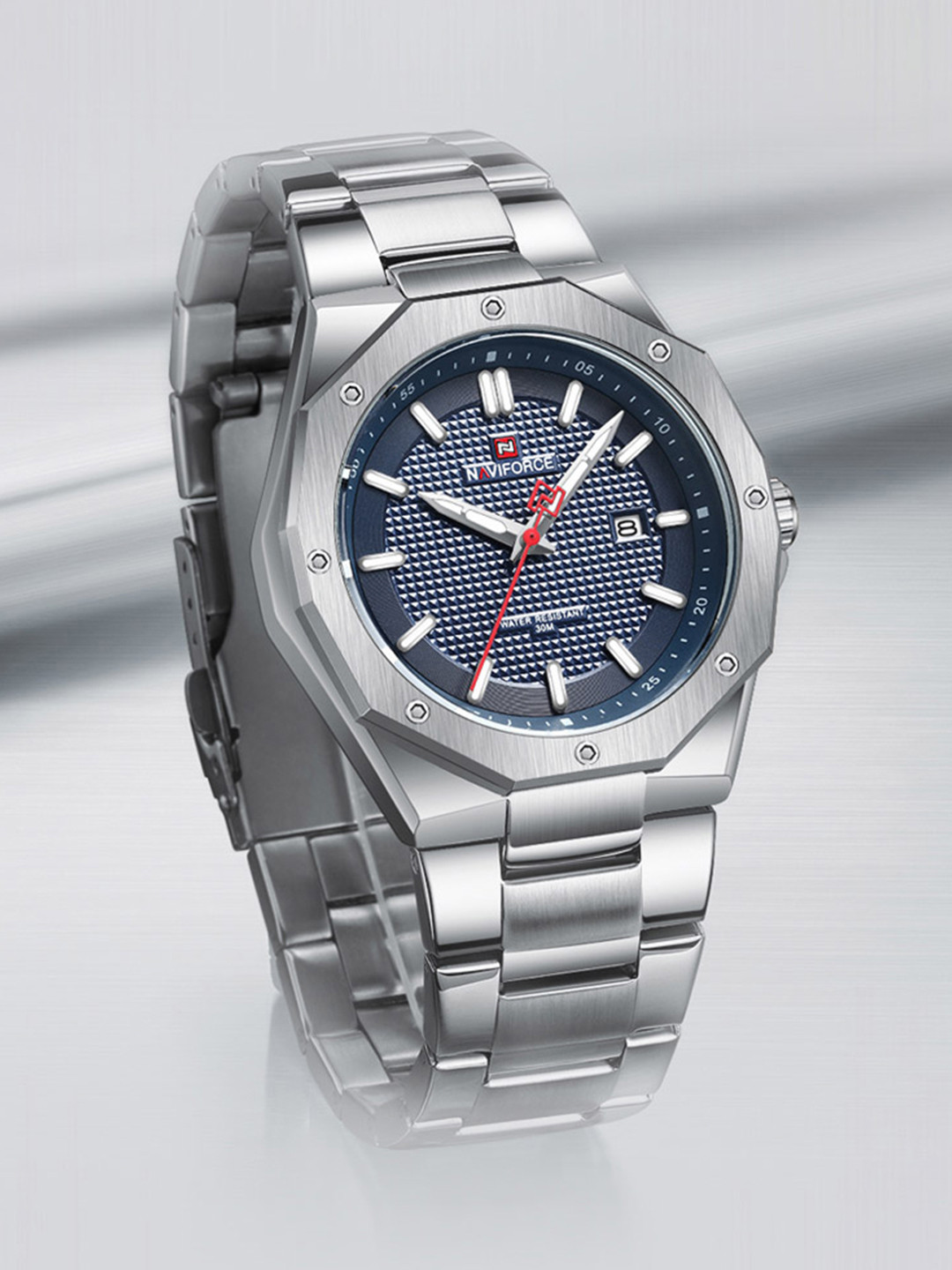 

Naviforce Men Brass Dial & Stainless Steel Straps Analogue Watch NF9200S SBE, Silver