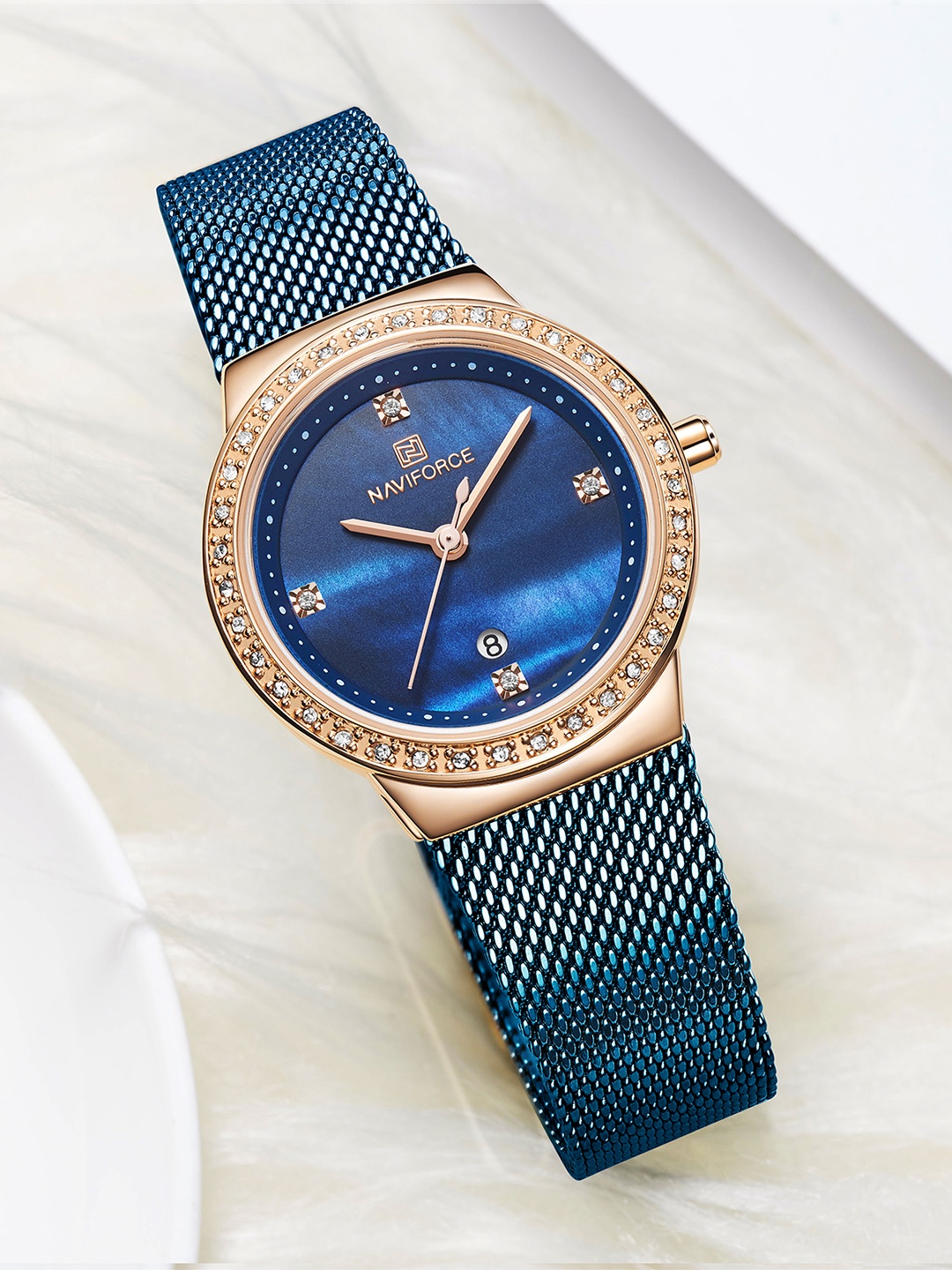 

Naviforce Women Brass Embellished Dial & Stainless Steel Straps Analogue Watch NF5005 RGBE, Blue