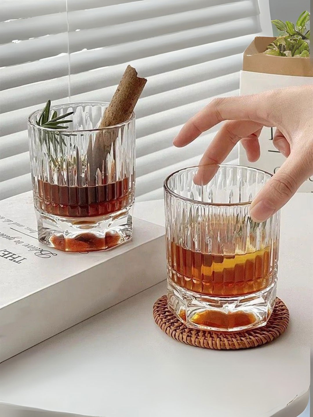 

SMOKEY COCKTAIL Transparent 6 Pieces Stoutbase Crystal Whiskey Glass