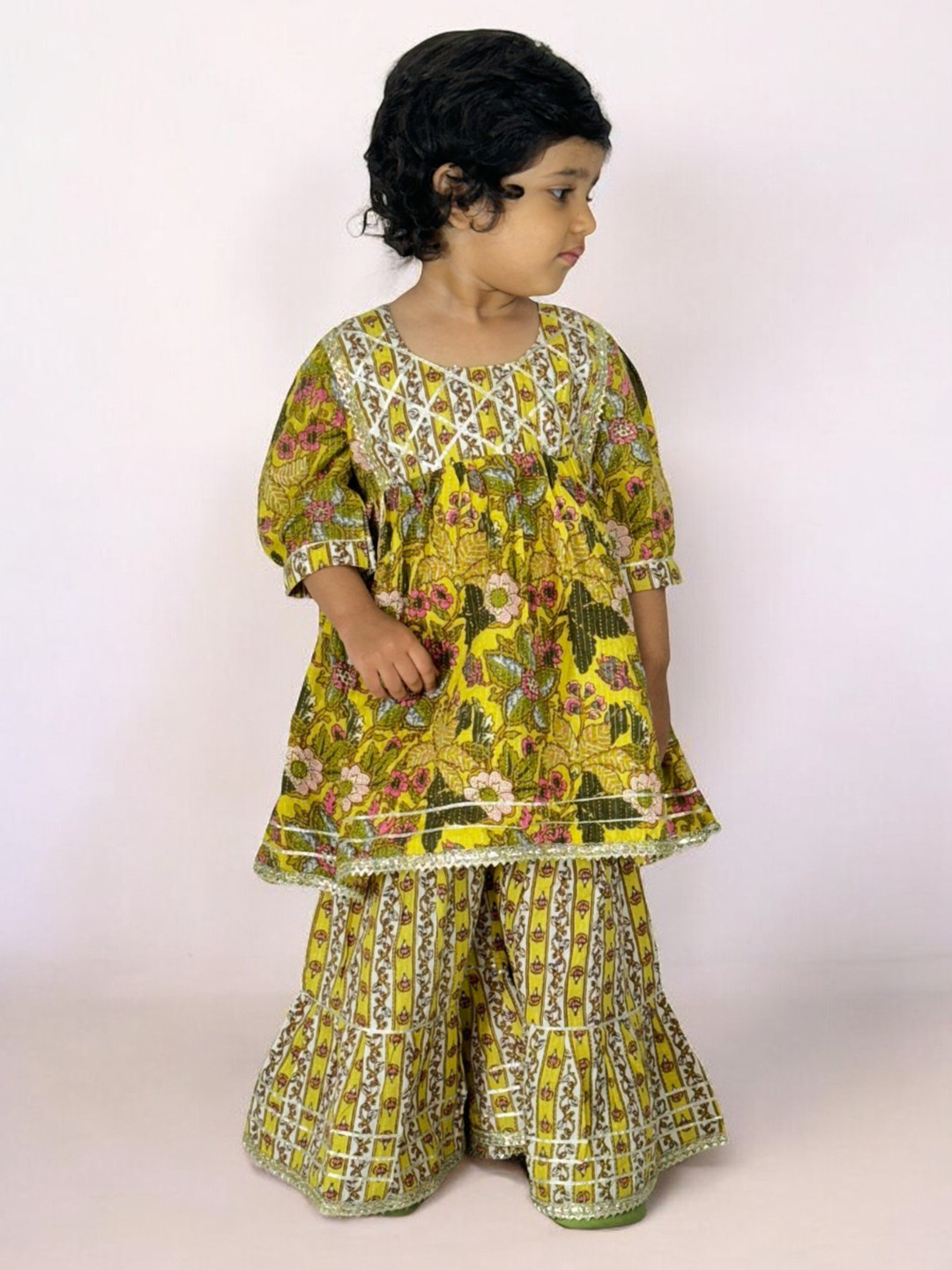 

LITTLE GINNIE Girls Floral Printed Pure Cotton Anarkali Kurti With Sharara, Yellow