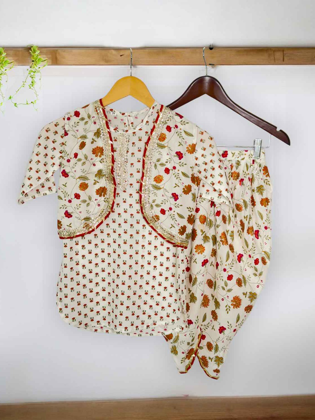 

LITTLE GINNIE Girls Floral Printed Pure Cotton Straight Kurti With Dhoti Pants & Jacket, Off white