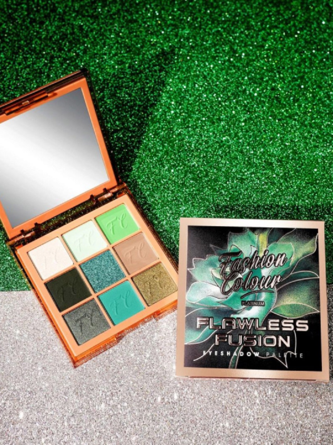 

Fashion Colour Platinum 9 in 1 Pigmented Eyeshadow Palette - Flawless Fusion - 9 g, Green