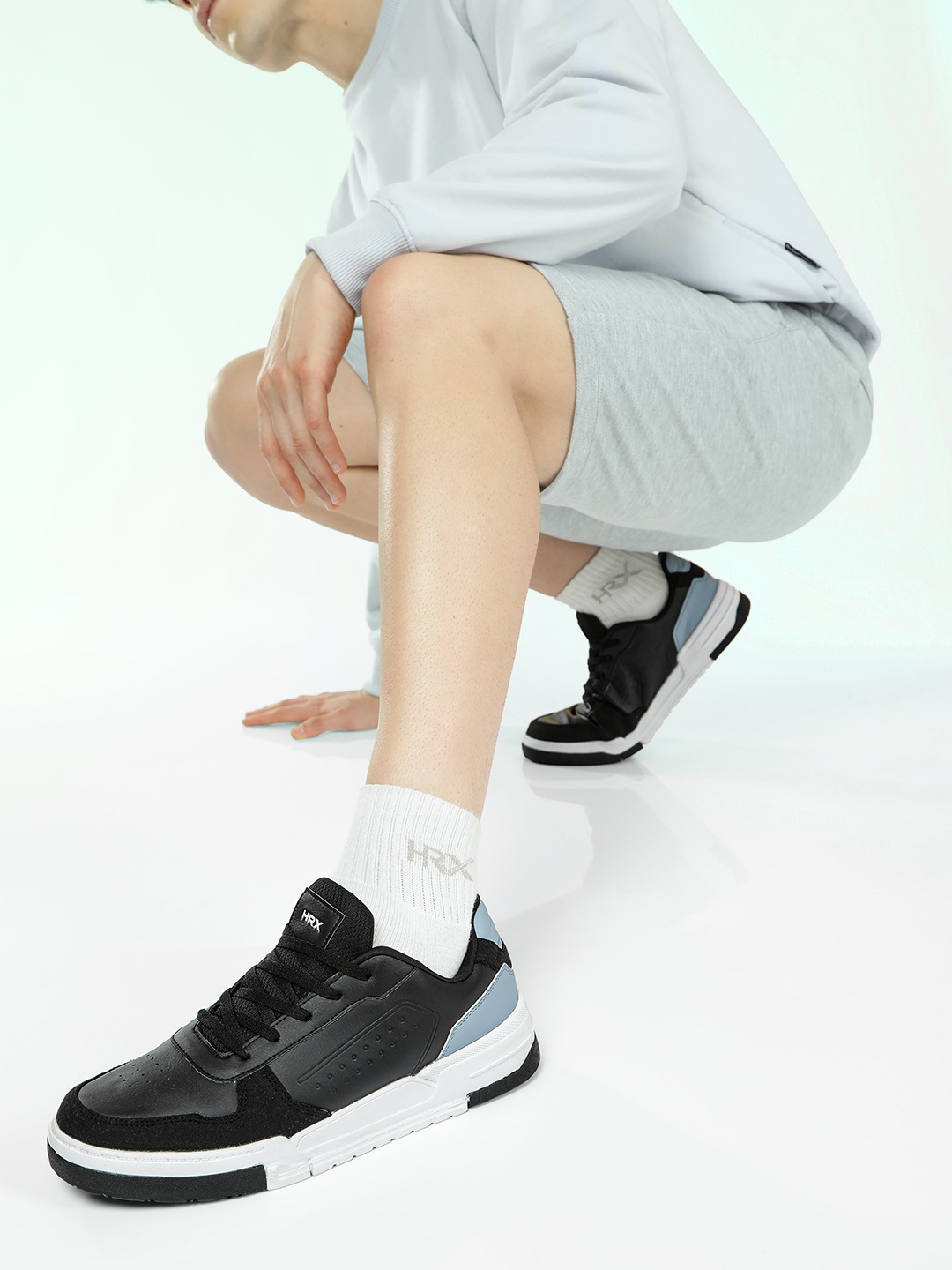 

HRX by Hrithik Roshan Men Perforated Detailing Sneakers, Black