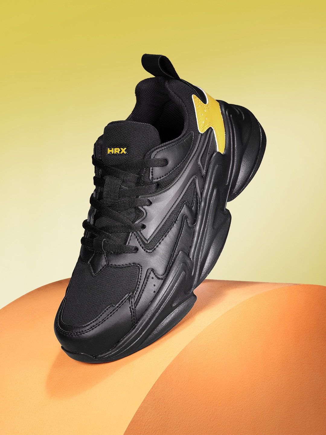 

HRX by Hrithik Roshan Men Colourblocked Round Toe Sneakers, Black