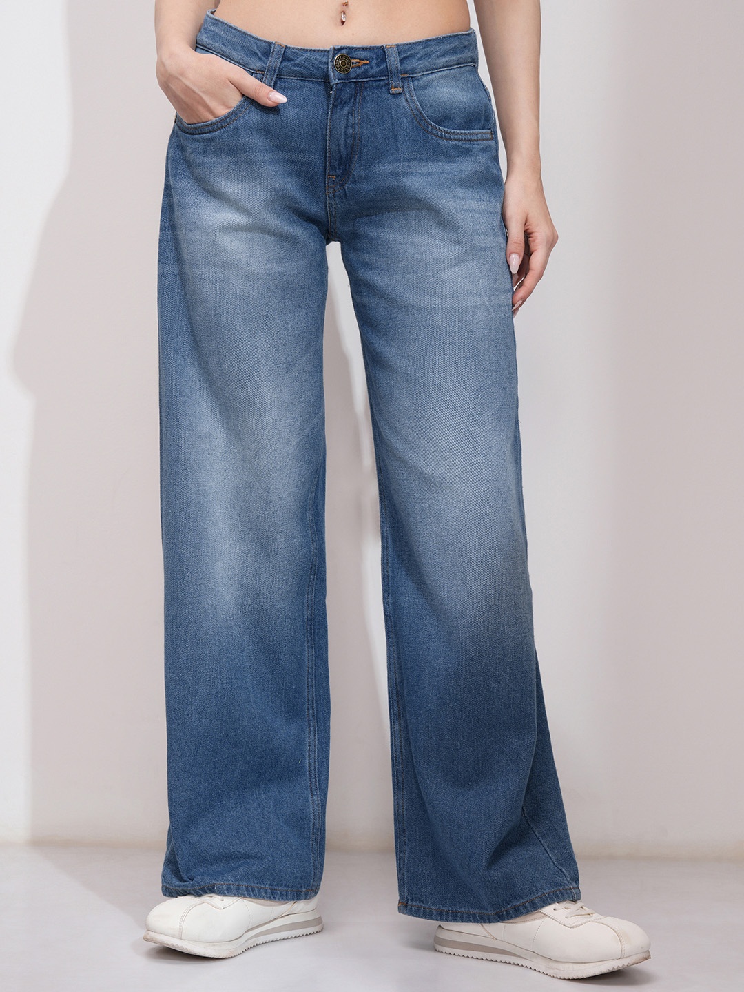 

Tokyo Talkies Women Straight Fit Light Fade Jeans, Blue