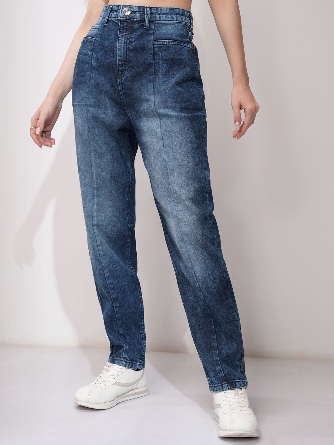 

Tokyo Talkies Women Straight Fit Light Fade Jeans, Blue