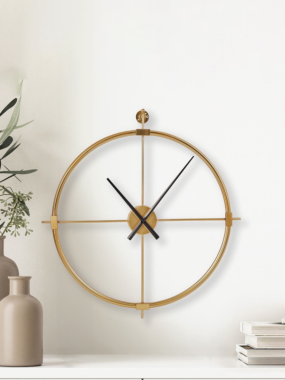 

Home Centre Casablanca Pioneer Gold-Toned & Black Round Contemporary Analogue Wall Clock