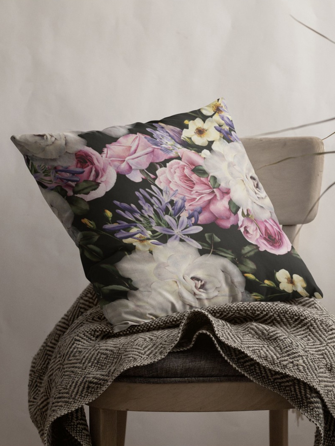 

THEYAYACAFE Black & Pink Floral Square Cushion Covers