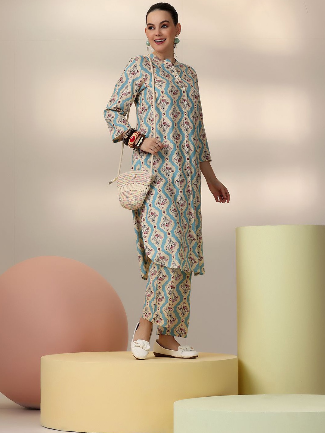 

Libas Printed Mandarin Collar Tunic With Trouser, Blue