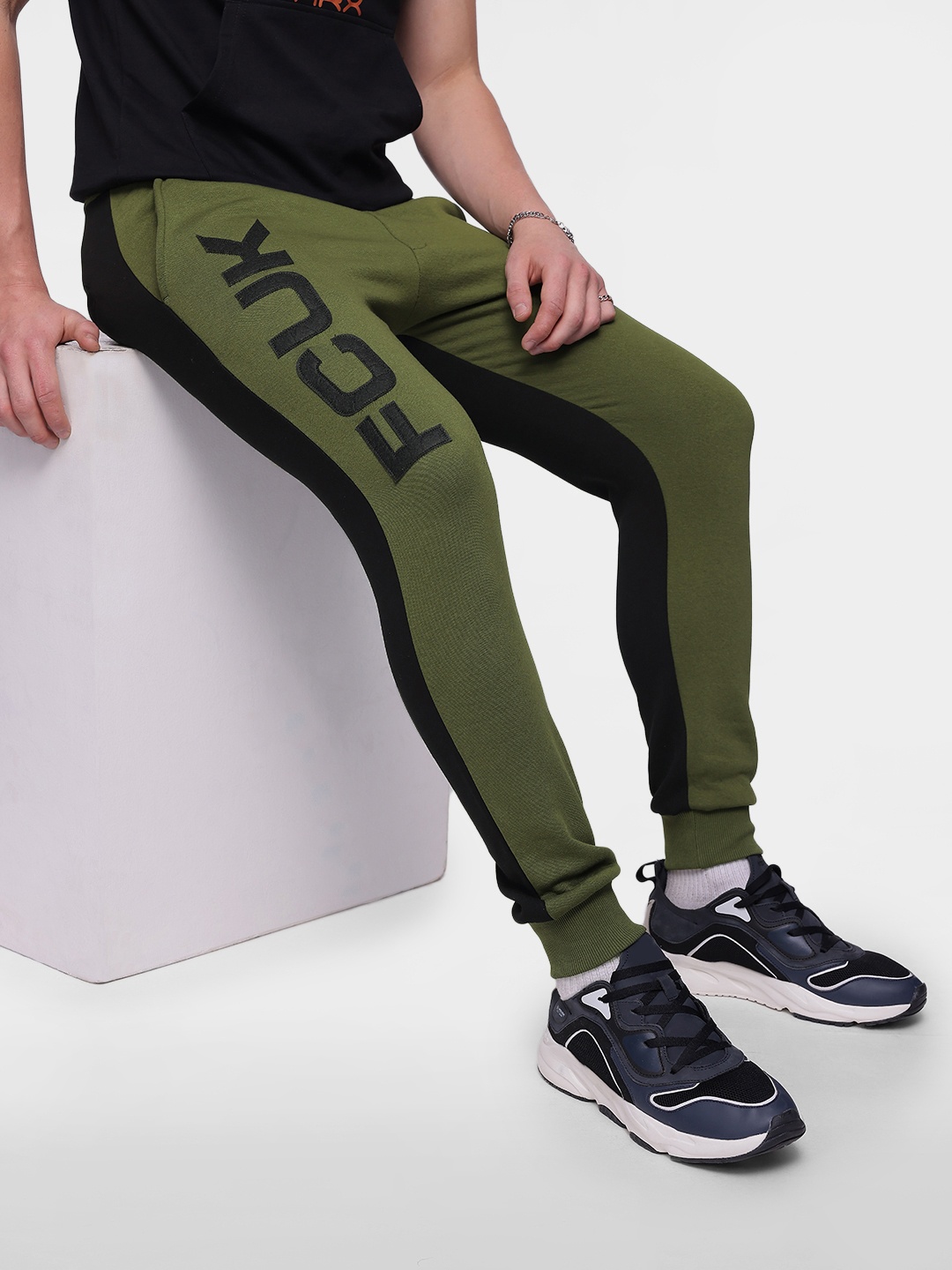 

FCUK Men Brand Logo Applique Joggers, Green