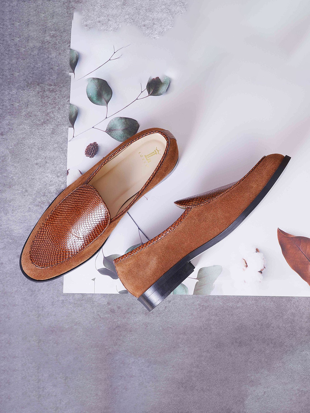 

LOVEY Men Leather Textured Penny Loafers, Tan