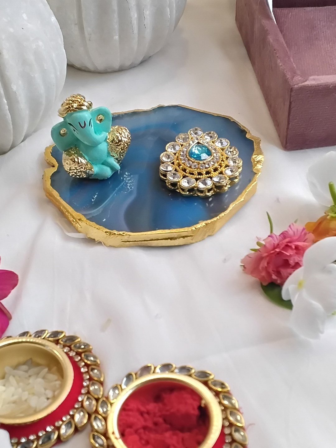 

HOMEARTE Ganesha Showpiece With Agate Festive Home Decor With Velvet Box, Turquoise blue