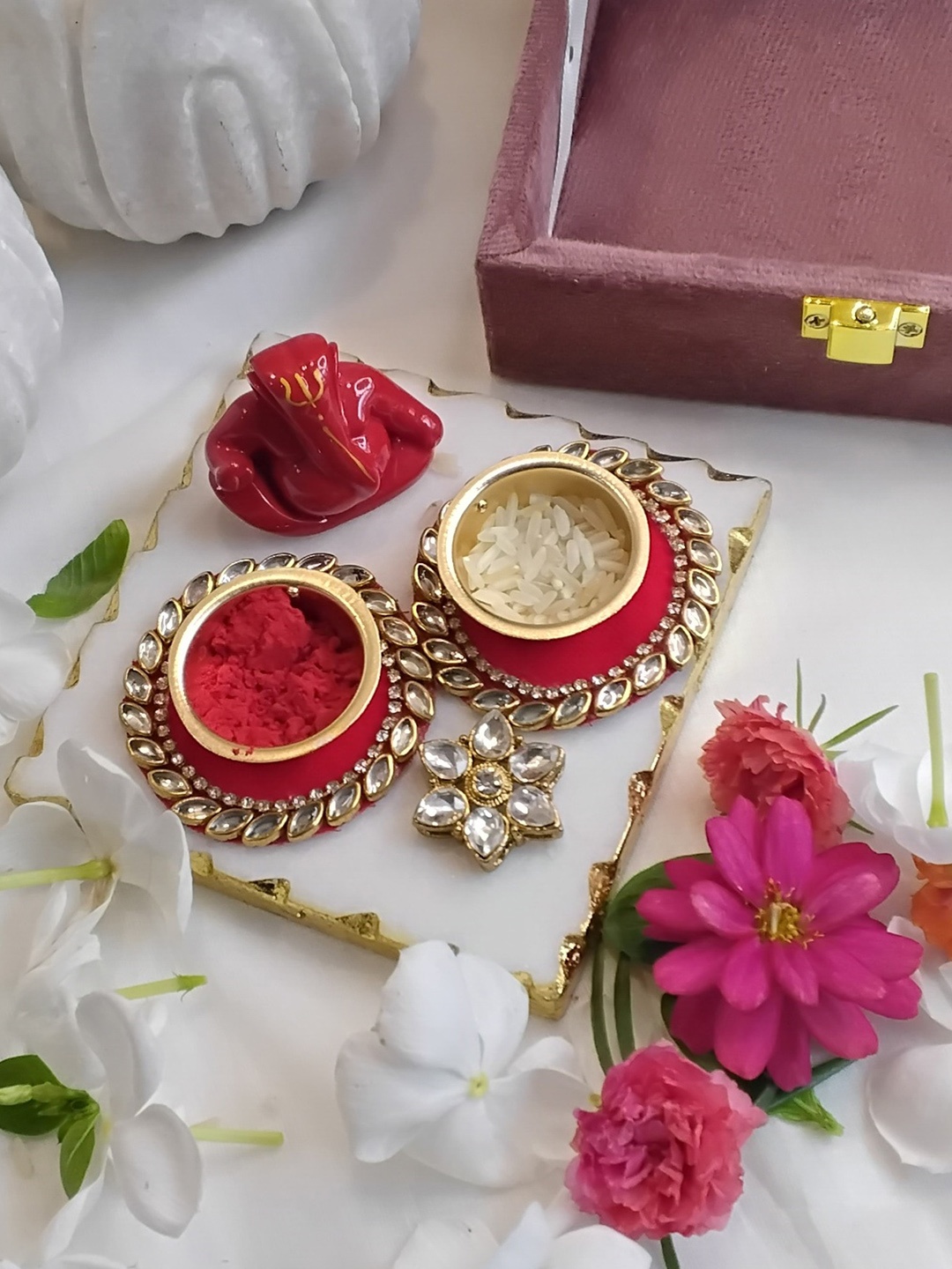 

HOMEARTE Ganesha Showpiece With Agate Festive Home Decor With Velvet Box, Red