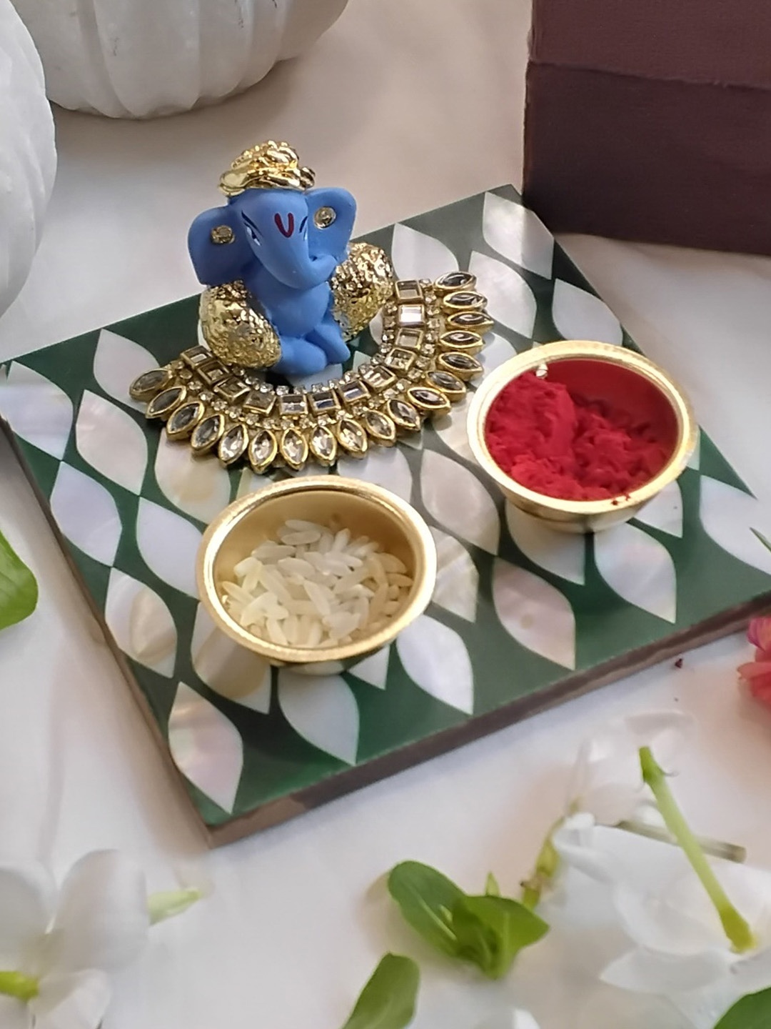 

HOMEARTE Ganesha Showpiece With MOP Festive Home Decor With Velvet Box, Blue