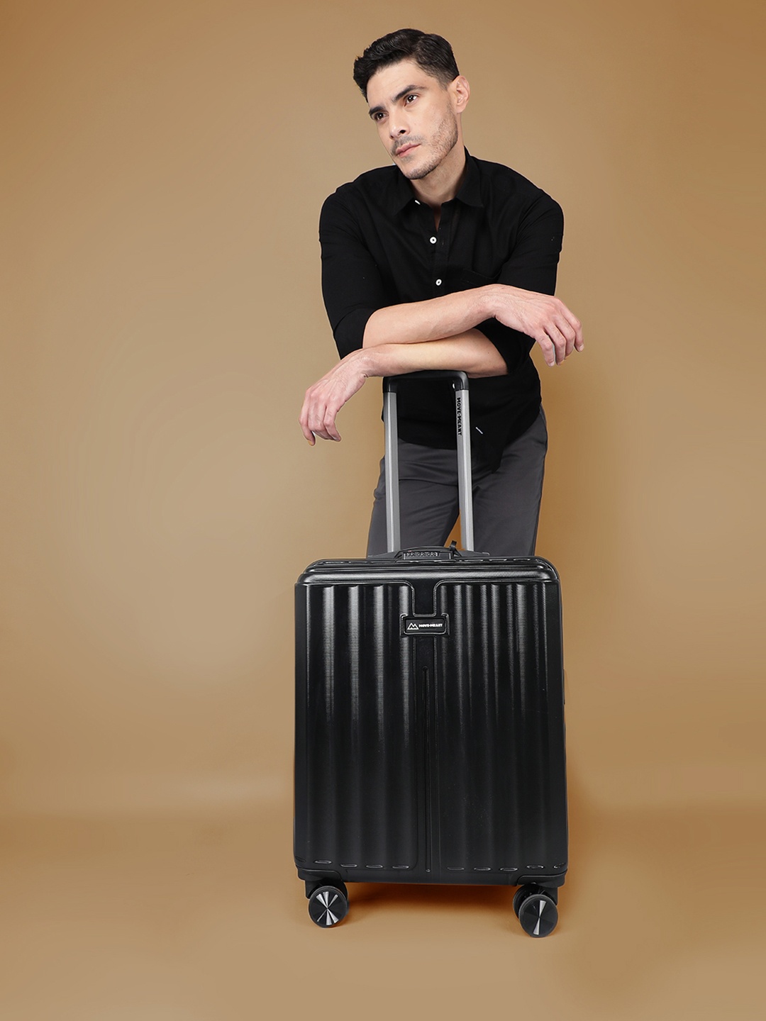 

MOVE-MEANT Roamify Polycarbonate 8 wheel Hard Small Cabin Trolley Suitcase 55 cm, Black