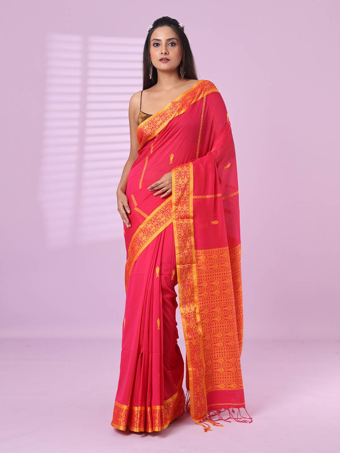 

Charukriti Ethnic Motifs Pure Cotton Handloom Saree, Pink