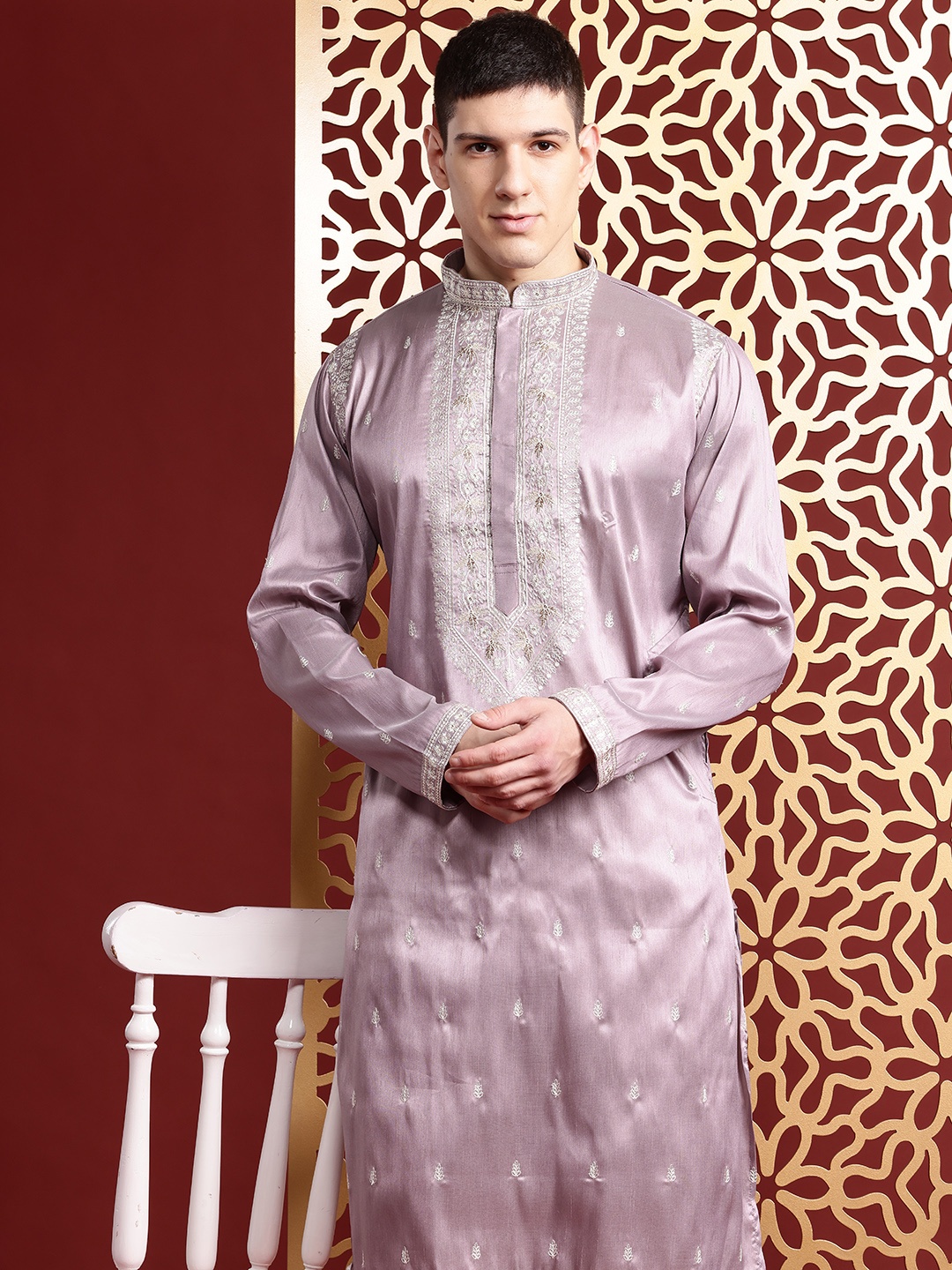 

MANQ Men Ethnic Motifs Embroidered Sequinned Pure Cotton Kurta with Churidar, Mauve