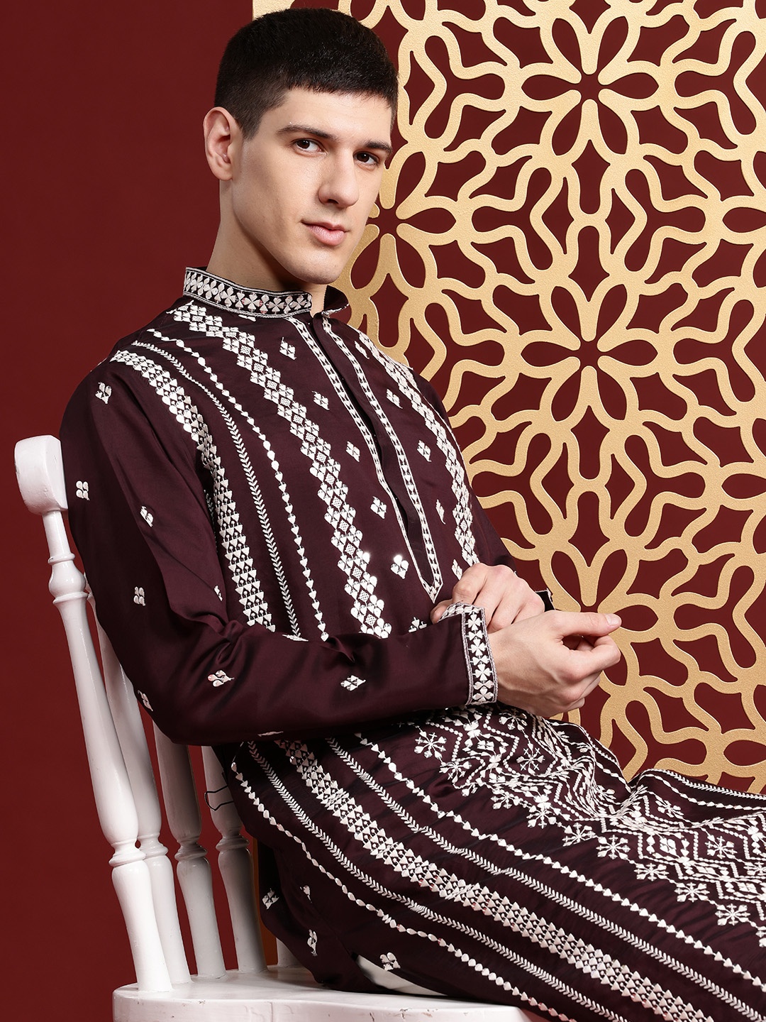 

MANQ Men Ethnic Motifs Embroidered Sequinned Pure Cotton Kurta with Salwar, Burgundy