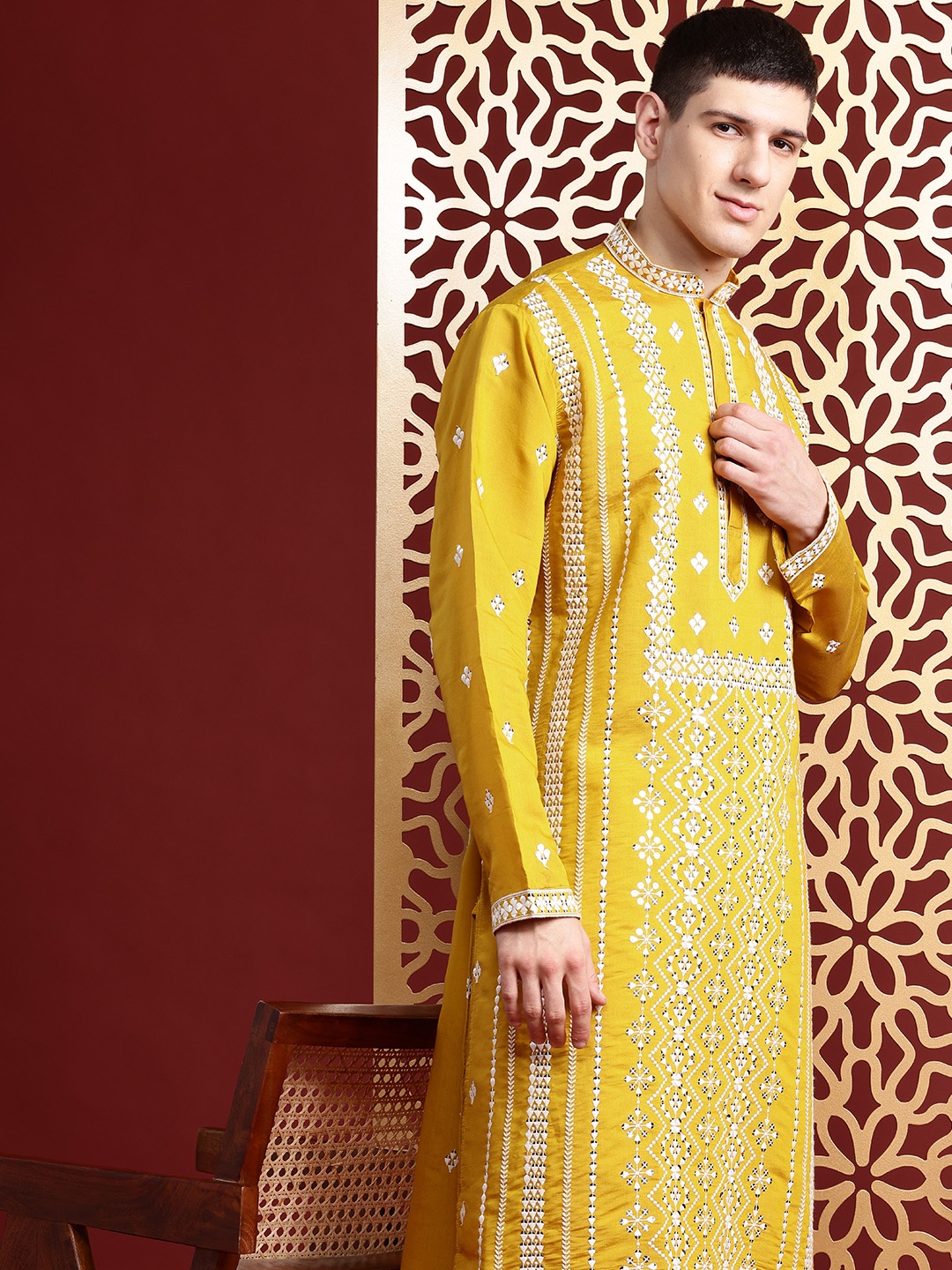 

MANQ Men Ethnic Motifs Embroidered Sequinned Pure Cotton Kurta with Salwar, Yellow