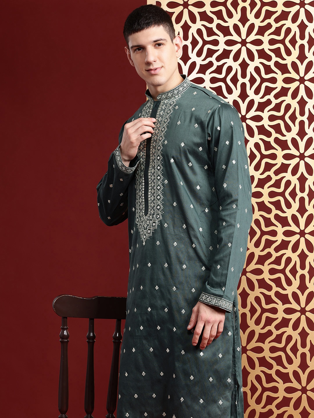 

MANQ Ethnic Motifs Embroidered Sequinned Pure Cotton Kurta with Churidar, Teal