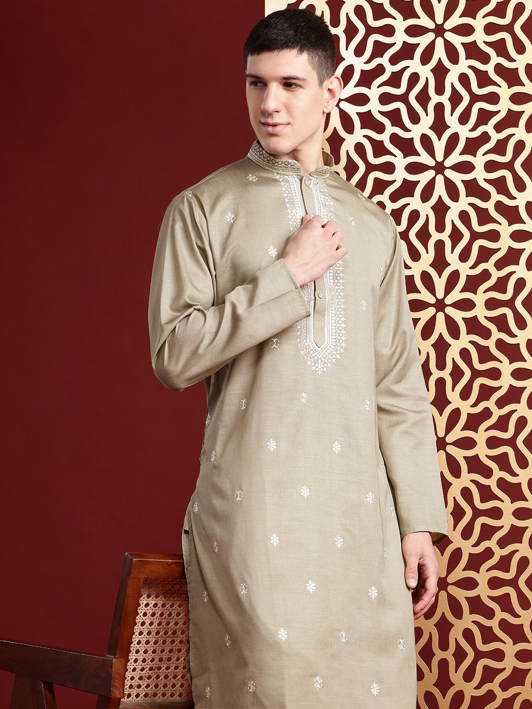 

MANQ Men Ethnic Motifs Embroidered Sequinned Pure Cotton Kurta with Churidar, Beige