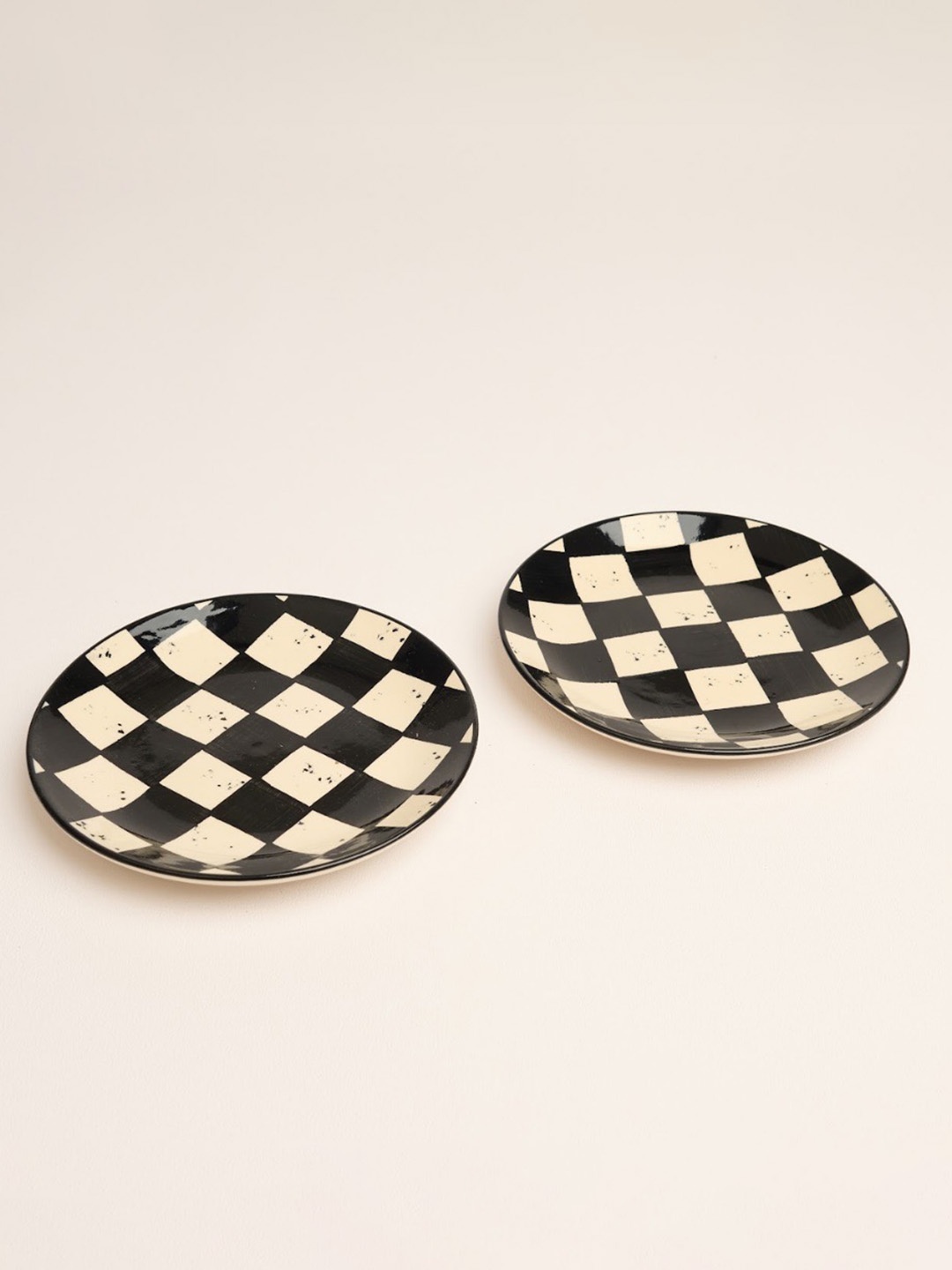 

BlackCarrot Black & White 2 Pieces Checked Glossy Ceramic Snack Plates