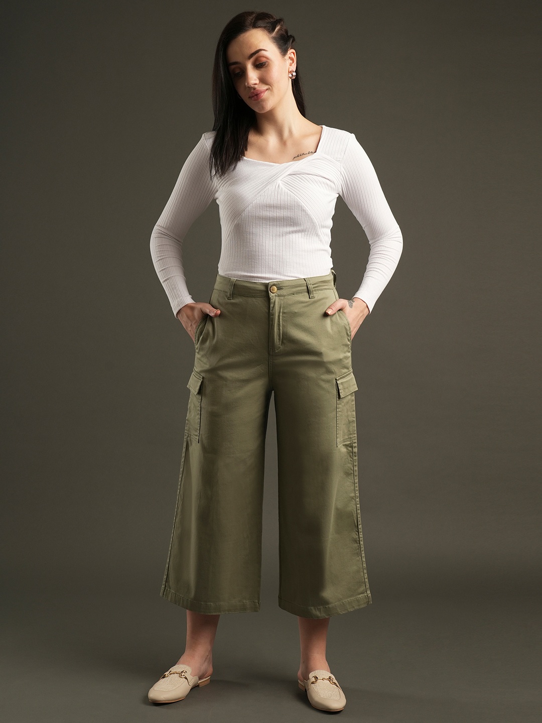 

Globus Women Relaxed Cotton Mid-Rise Trousers, Green